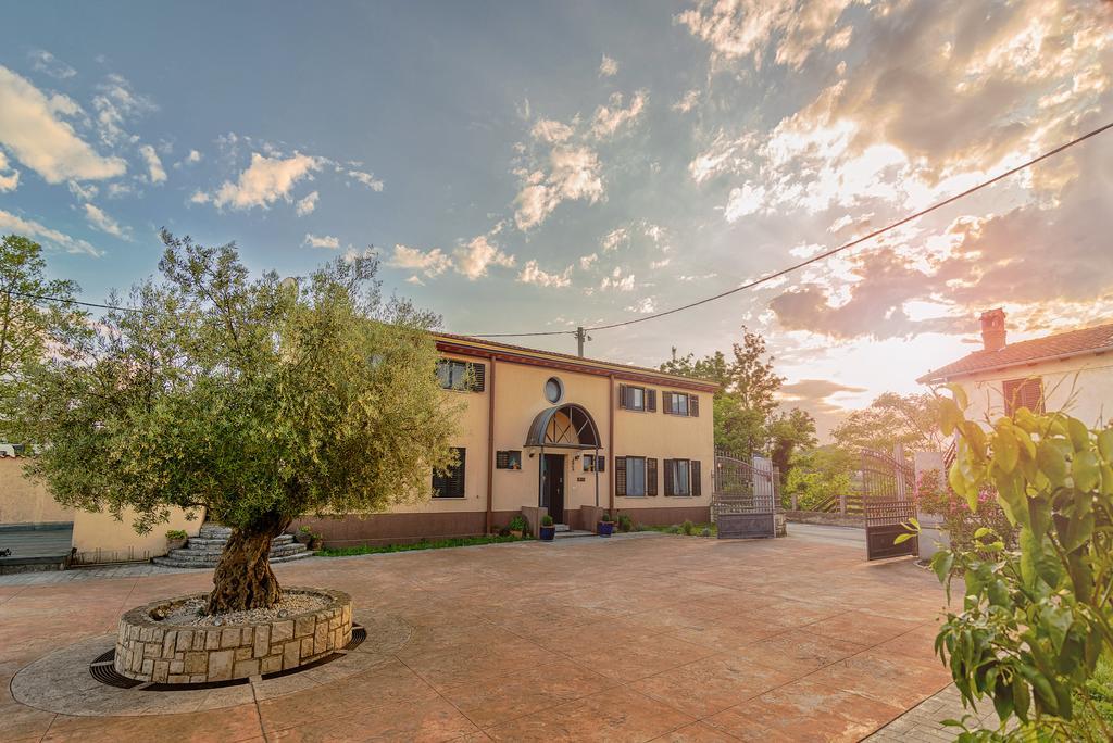 Guest House Stara Sola Korte Exterior foto